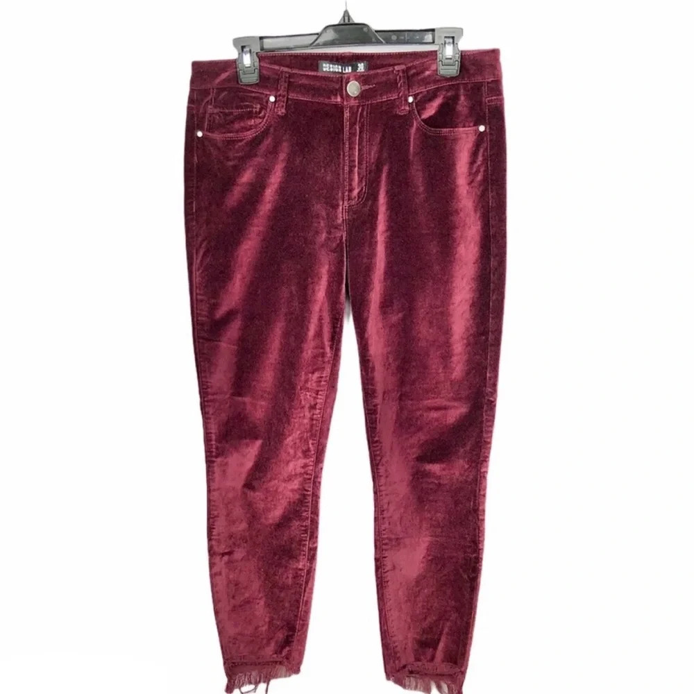 Design Lab Lord & Taylor velvet ankle jeans in burgundy - Size 30